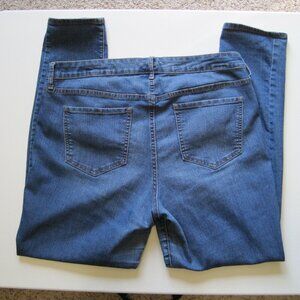 Old Navy mid rise super skinny jeans sz 14